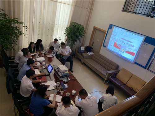 公司领导为第十二直管部党支部和第一安装分公司党支部讲党课