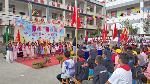 【我为群众办实事】第六直管部党支部与集团总承包二部党支部开展“六一”爱心捐赠活动