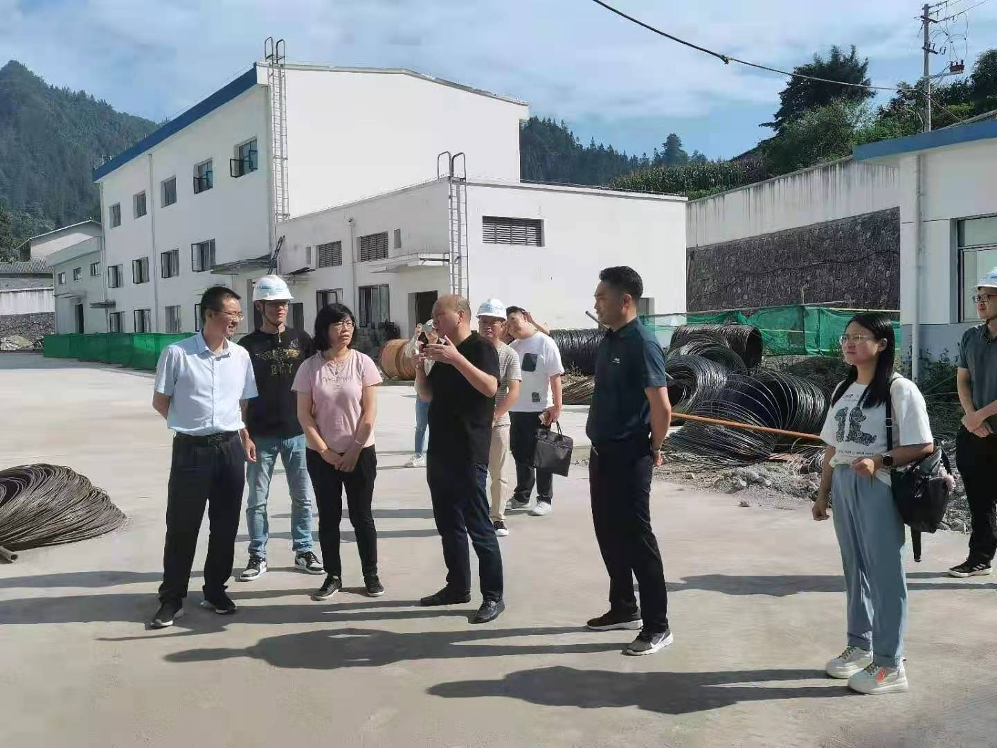 【调研检查】省发改委经贸处副处长贯冬梅率队到威信县粮食仓储设施建设项目调研