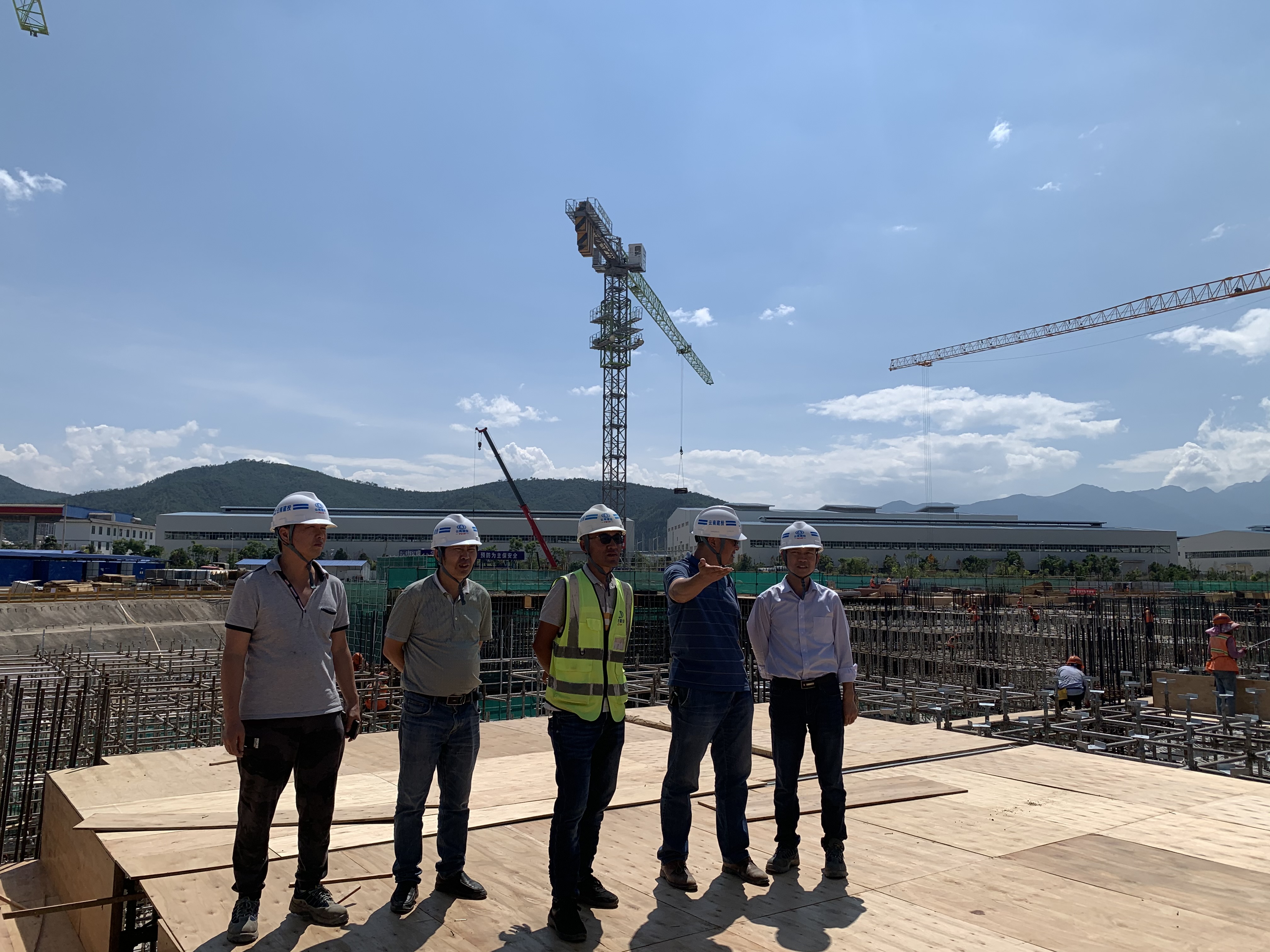 【我为群众办实事】董学友检查指导滇西区域医疗中心项目