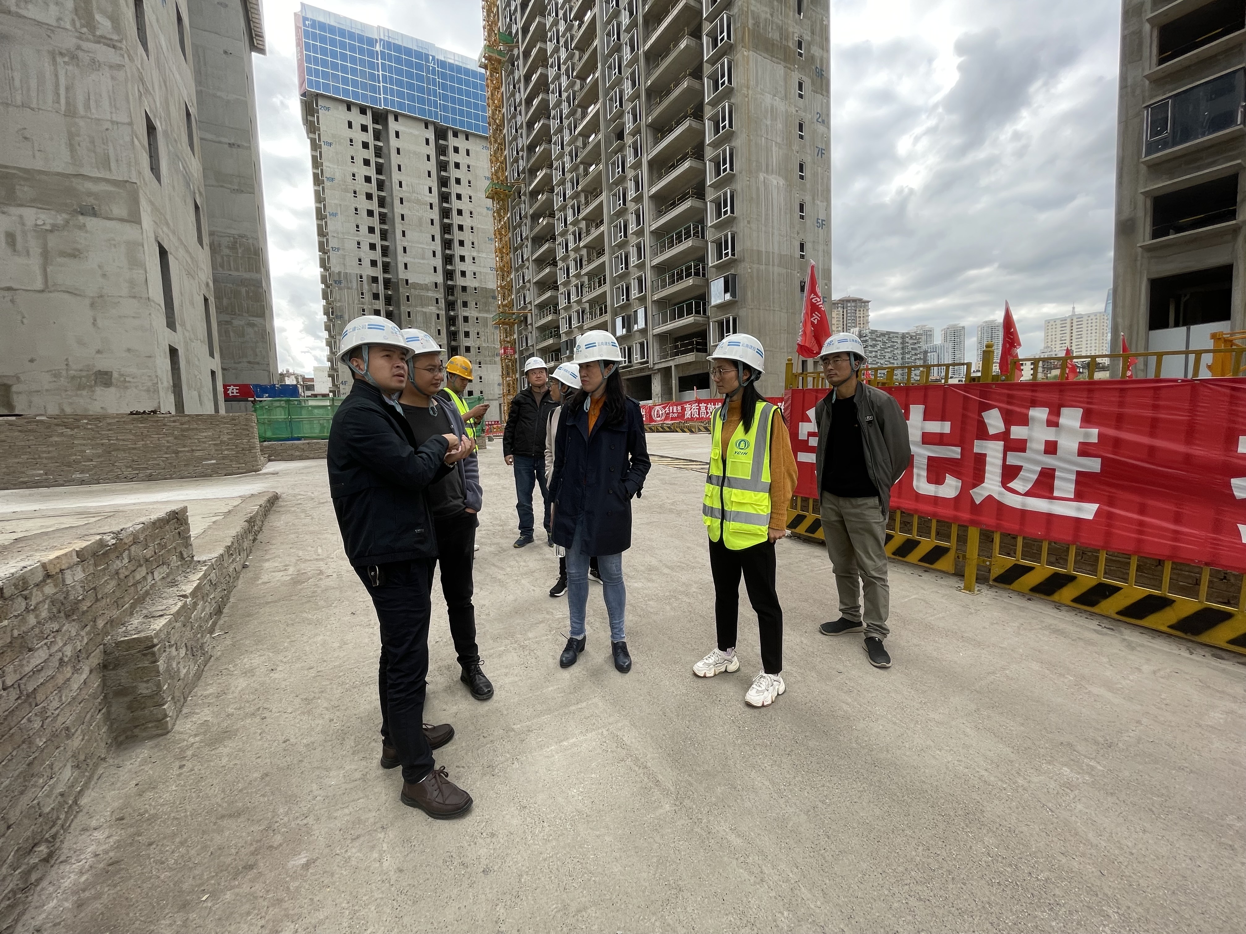 【我为群众办实事】公司领导到华润项目召开全面预算会