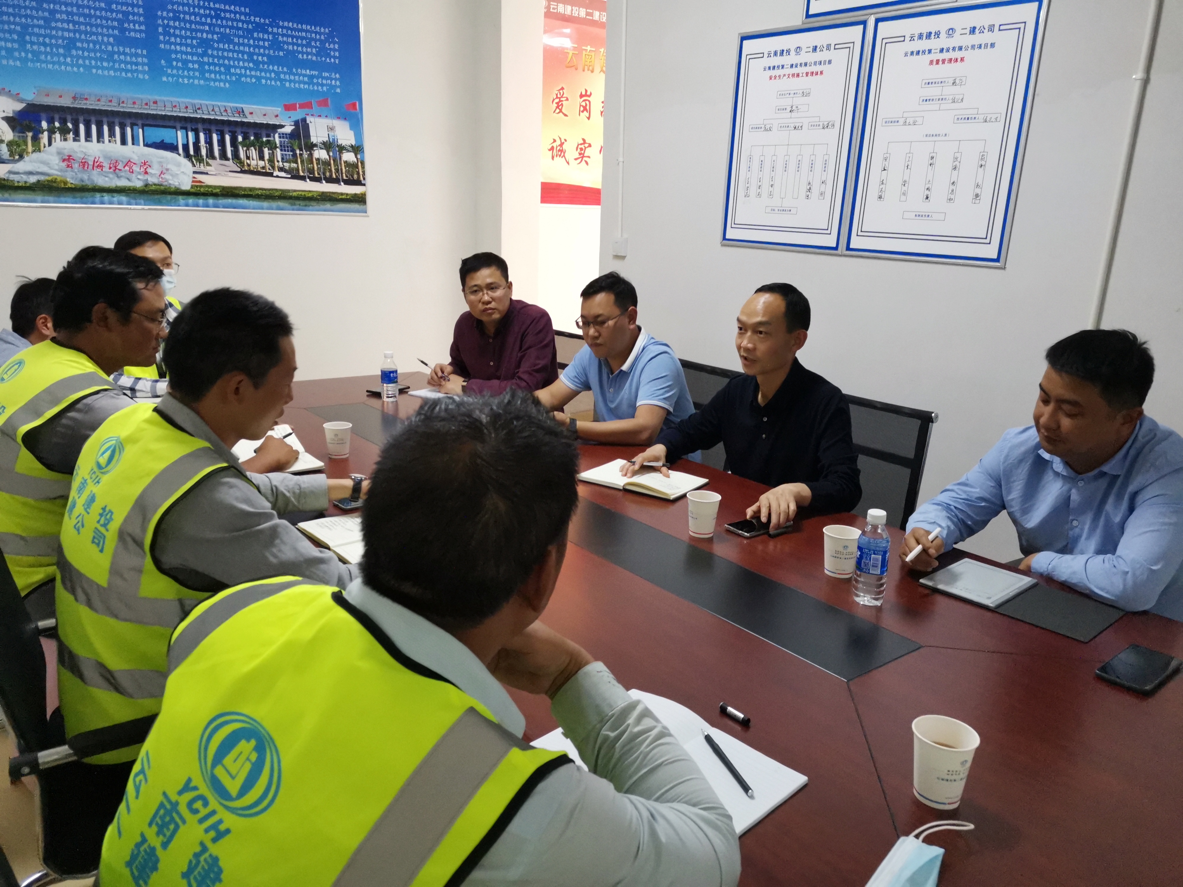 【贯彻一线工作法】董学友到国际工程部沧源职业学校项目检查指导工作