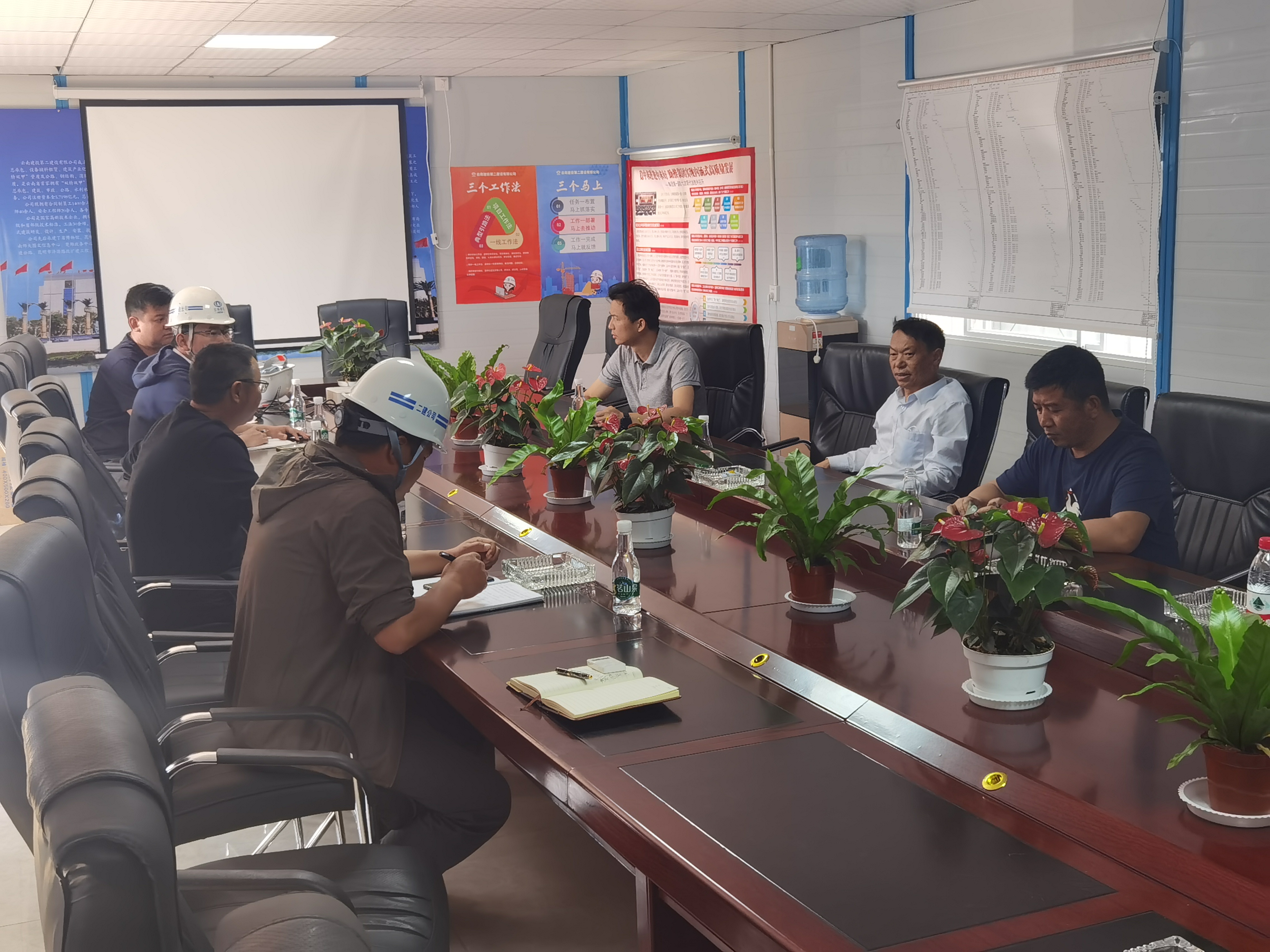 【贯彻一线工作法】陈定华调研昆明市盘龙区龙江片区配建小学建设项目