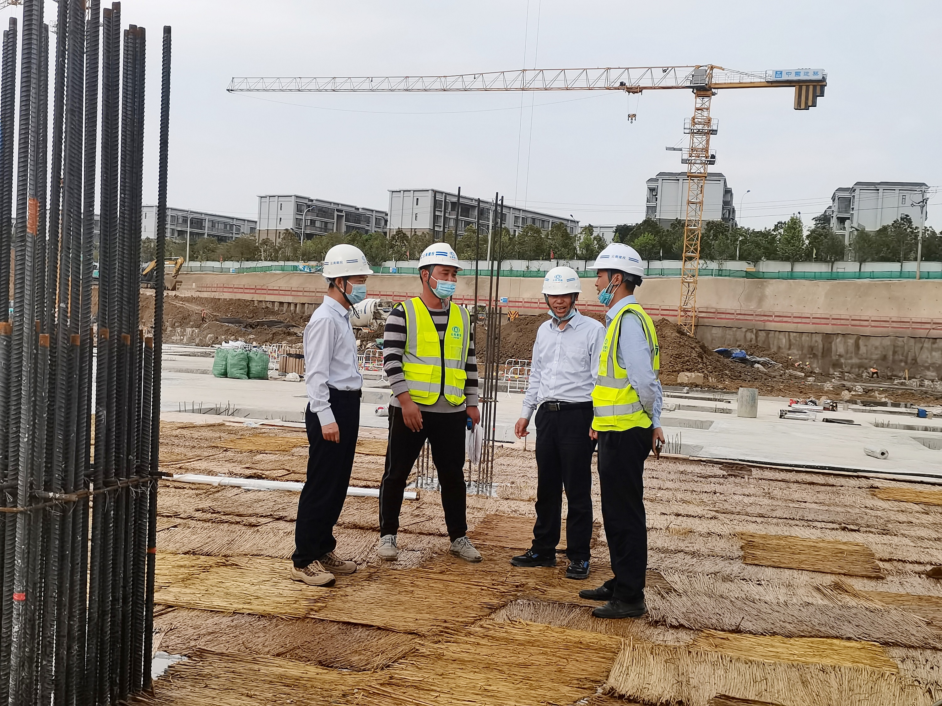 【贯彻一线工作法】陈定华、董学友一行到呈贡康复医院项目调研检查指导工作