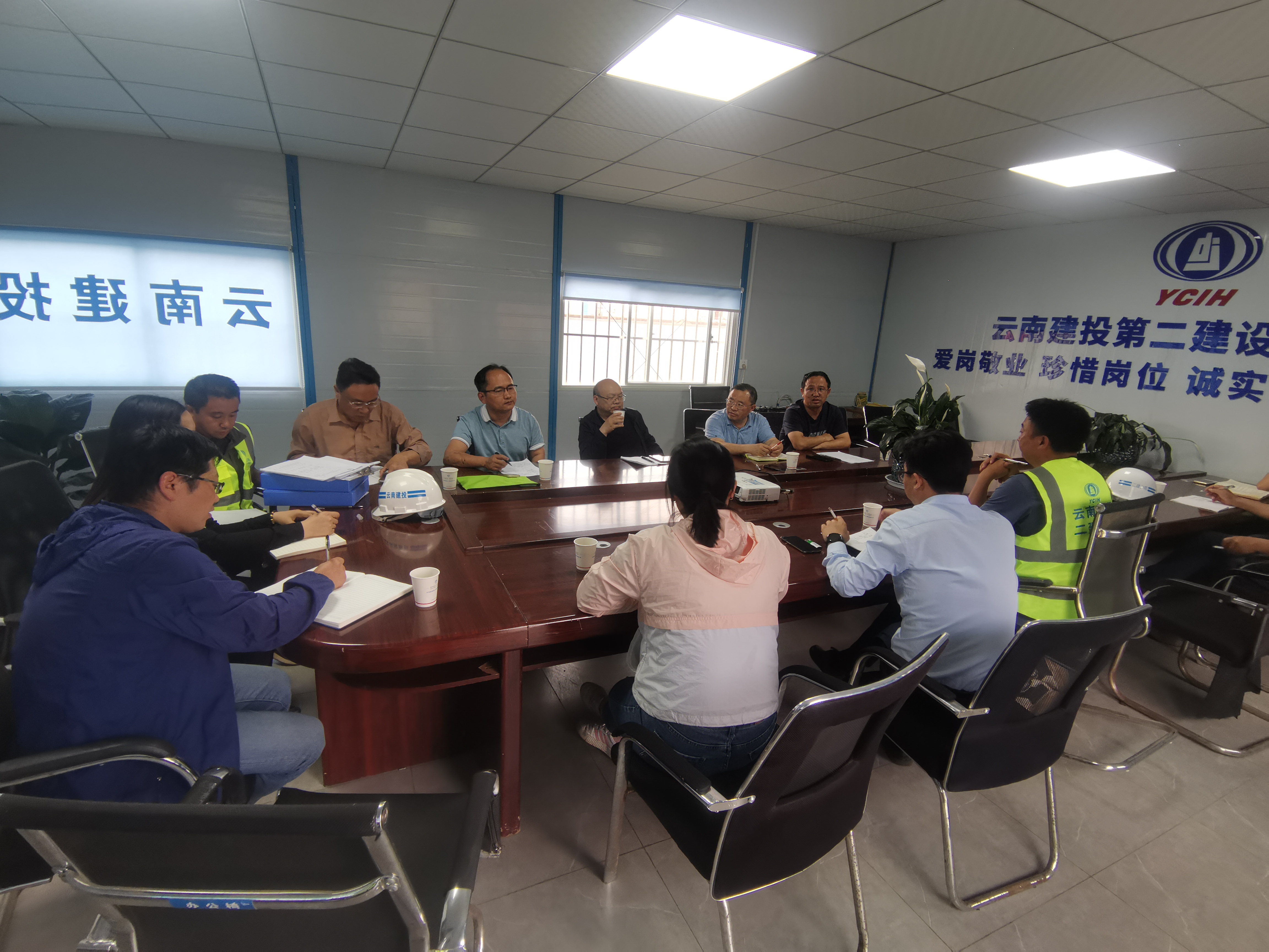 【贯彻一线工作法】公司领导到高原特色农副产品现代物流园建设项目开展“五一”期间领导带班检查工作