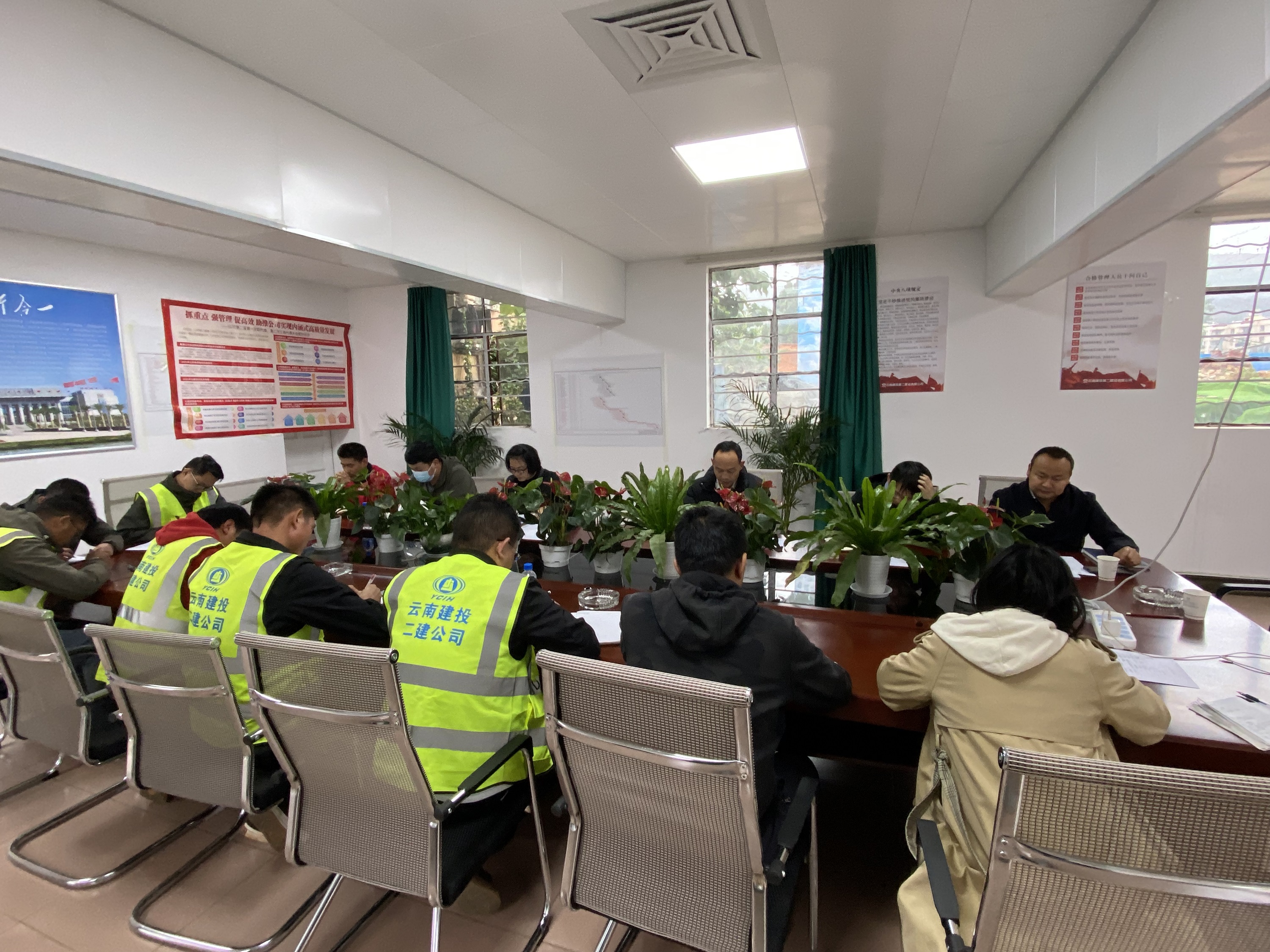 【贯彻一线工作法】董学友到国博西路项目开展“五一”期间领导带班检查工作