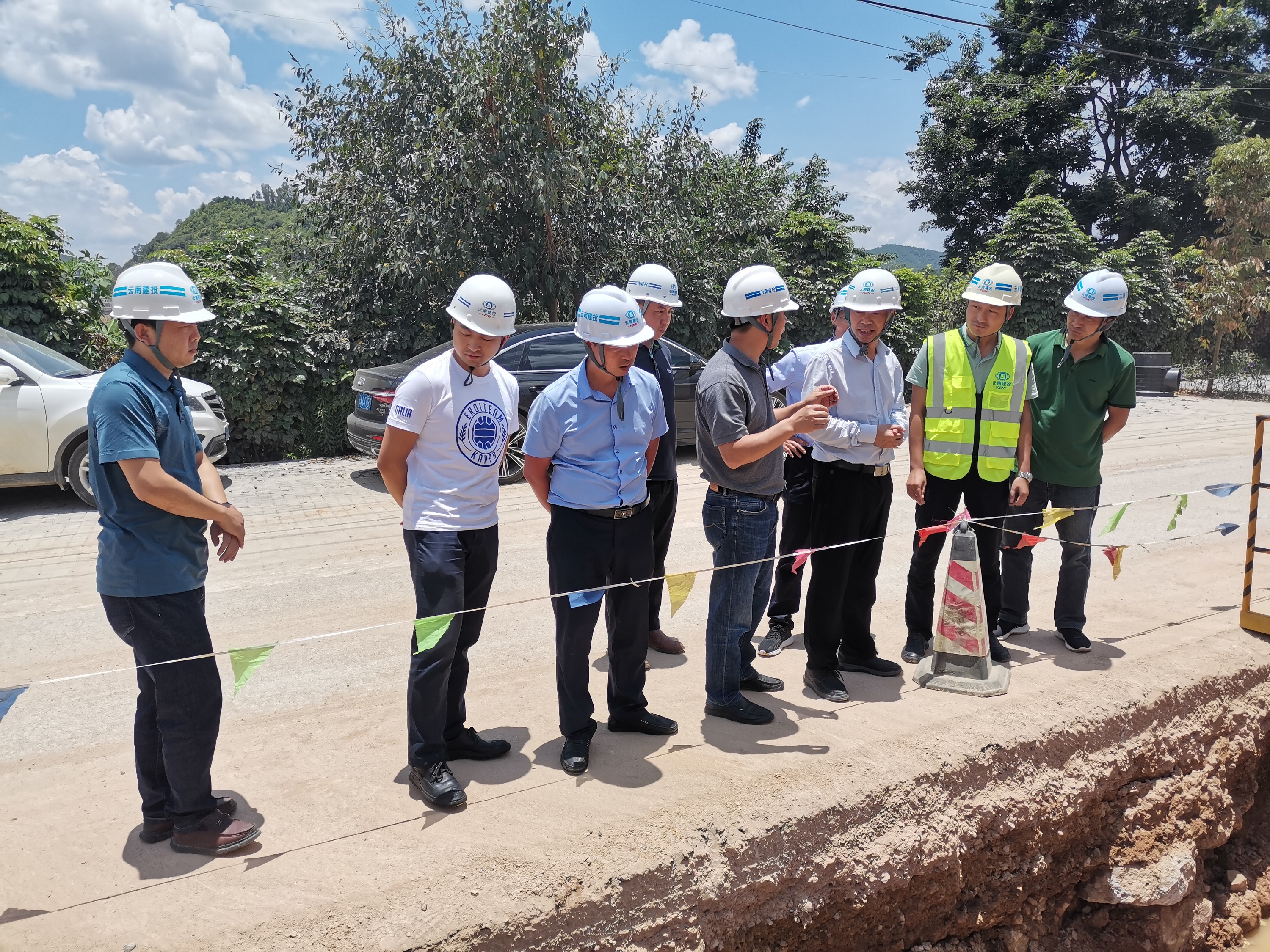 【贯彻一线工作法】陈定华带队到第十二直管部异龙湖项目调研检查