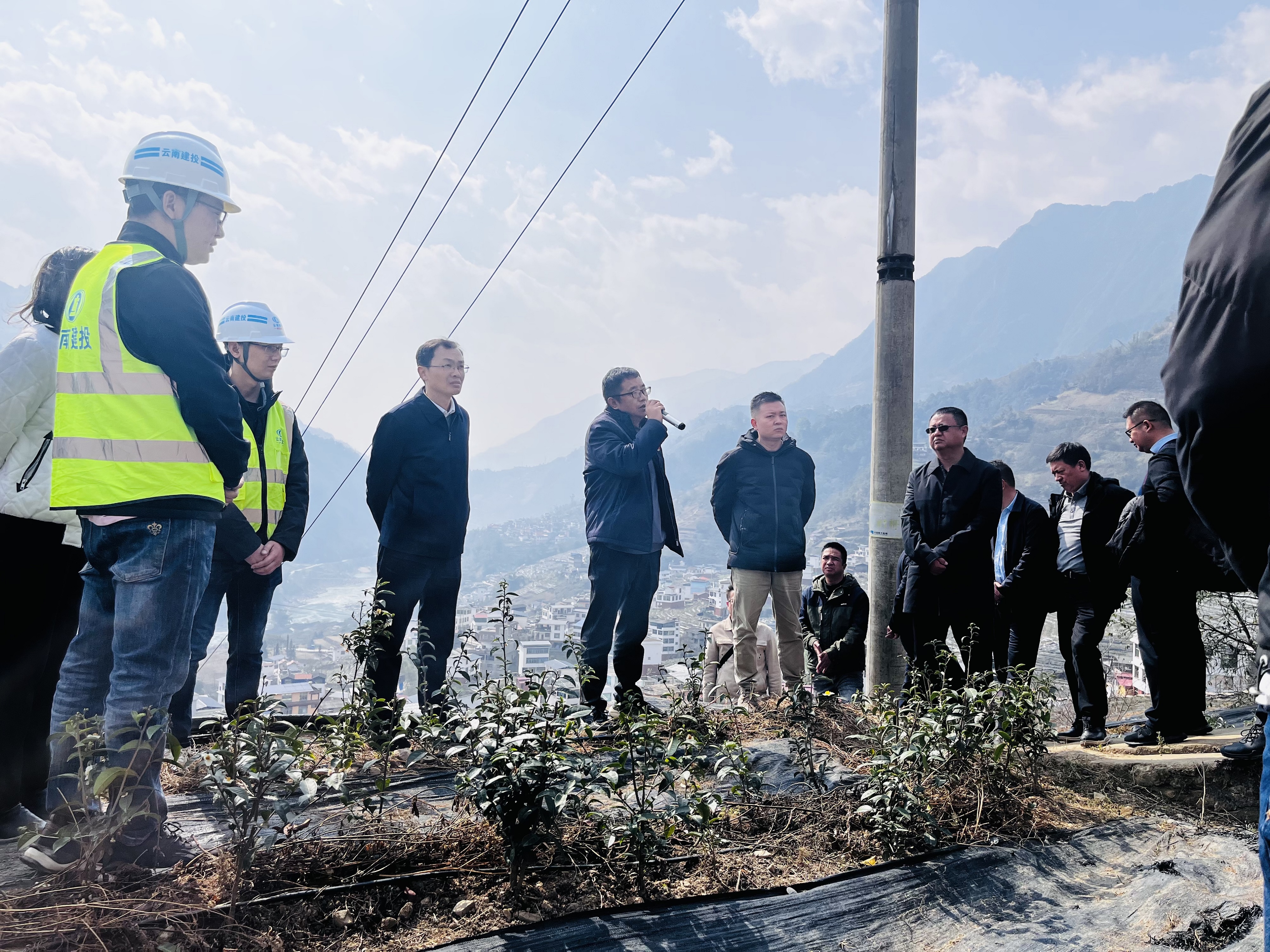 【调研检查】福贡县委县政府领导到鹿马豋乡小康村建设项目调研