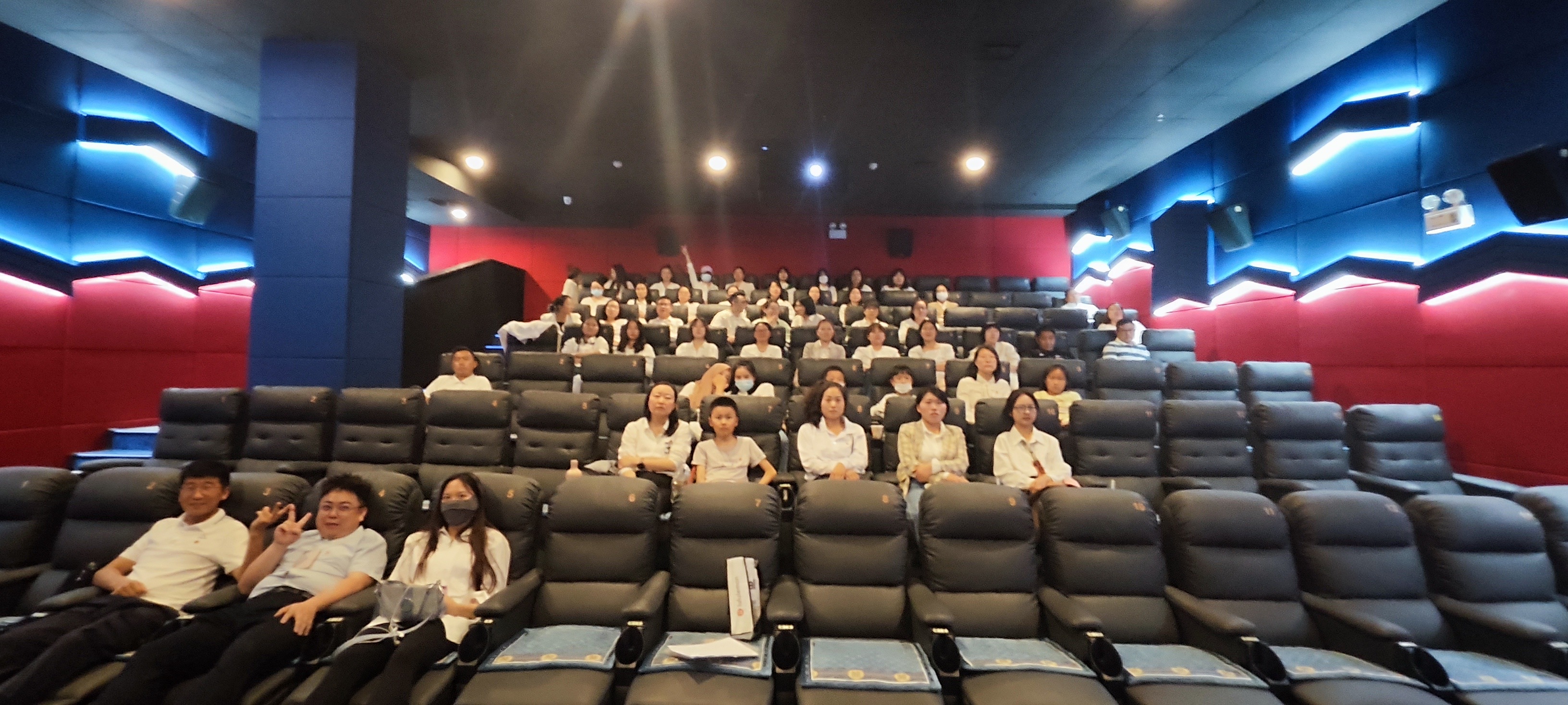 观长空之王 悟爱国精神 凝奋进力量 强使命担当——公司工会组织观看爱国题材电影