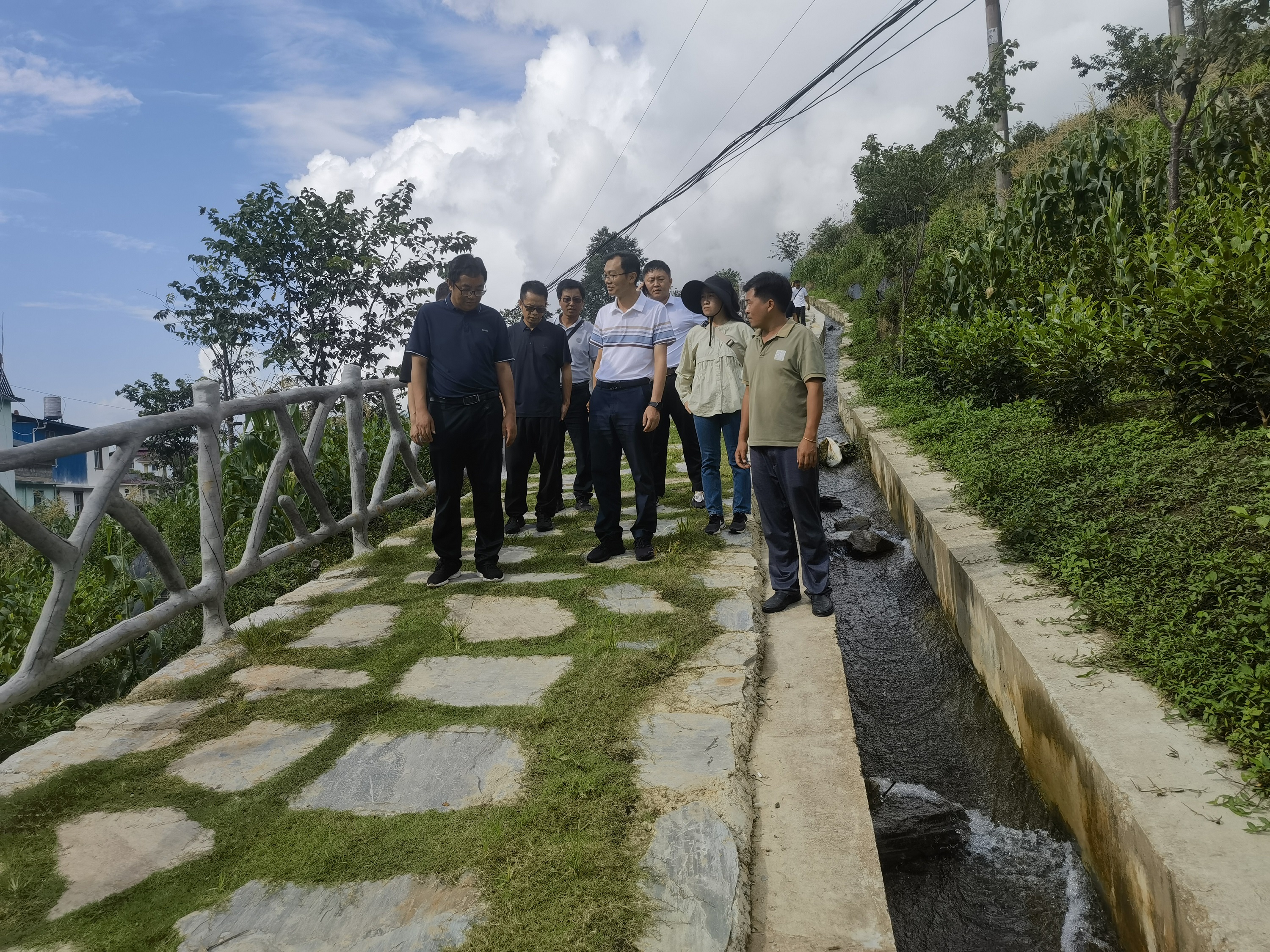 【公司要闻】福贡县委书记杨智泉一行到鹿马登乡现代化边境小康村项目调研