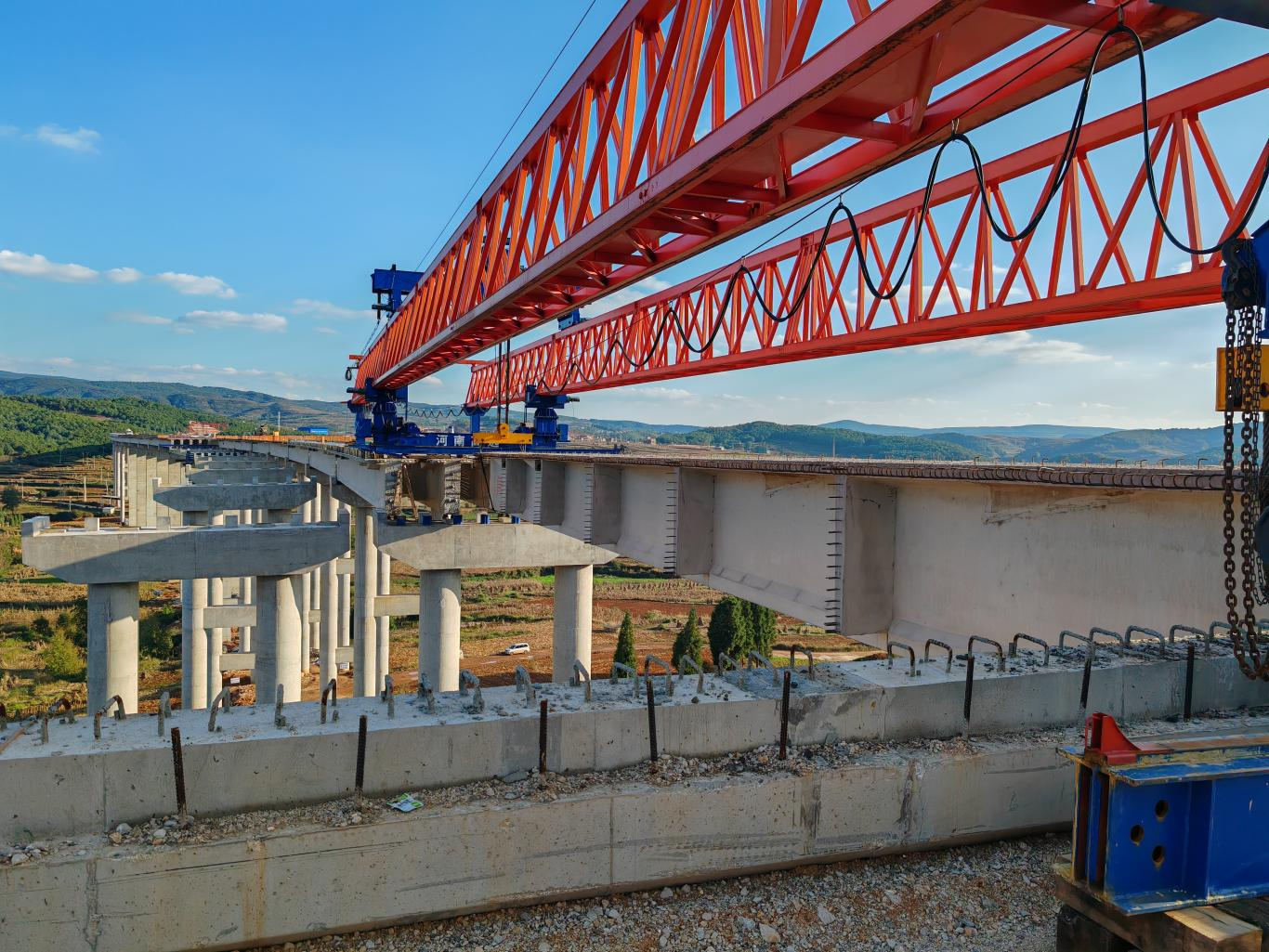 【百日攻坚】宣富高速土建六分部播乐特大桥高墩封顶，右幅顺利架通